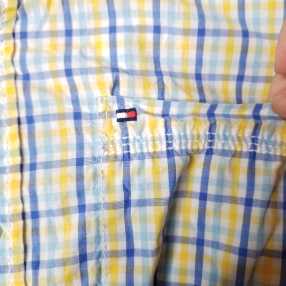 Tommy Hilfiger Boys Button Down Shirt - Picture 2 of 6